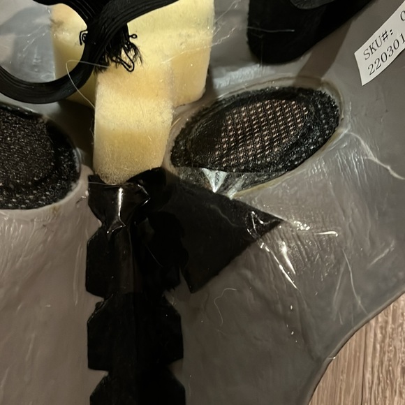 Mask and Claw Gloves Costume Adult Large - Picture 2 of 3